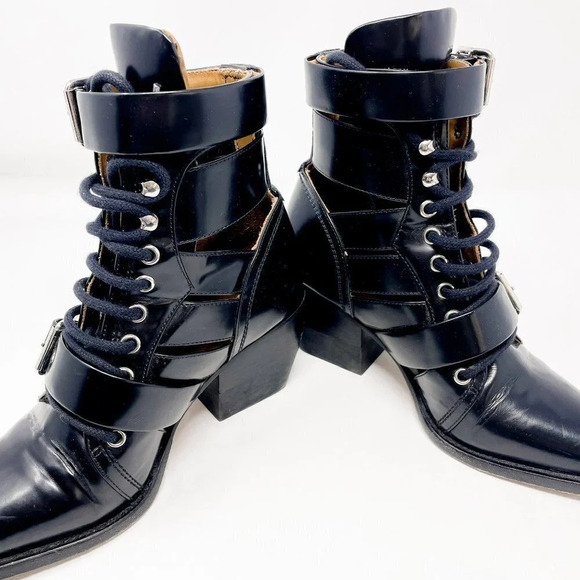 CHLOE Rylee Glossed Leather Ankle Boots Cut Out Black Size 37/7 - Picture 10 of 13